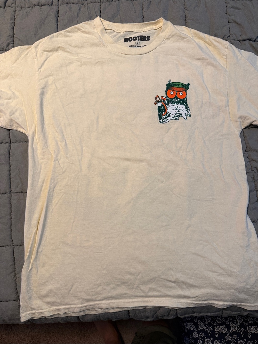 Hooters Men's Cream Graphic Tee with Owl Logo Latge NWOT